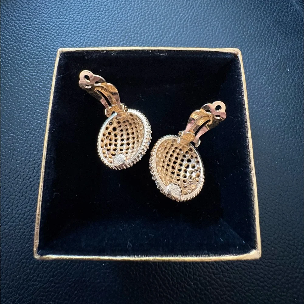 CINER vintage domed gold and rhinestone earrings CLIP - Picture 3 of 4